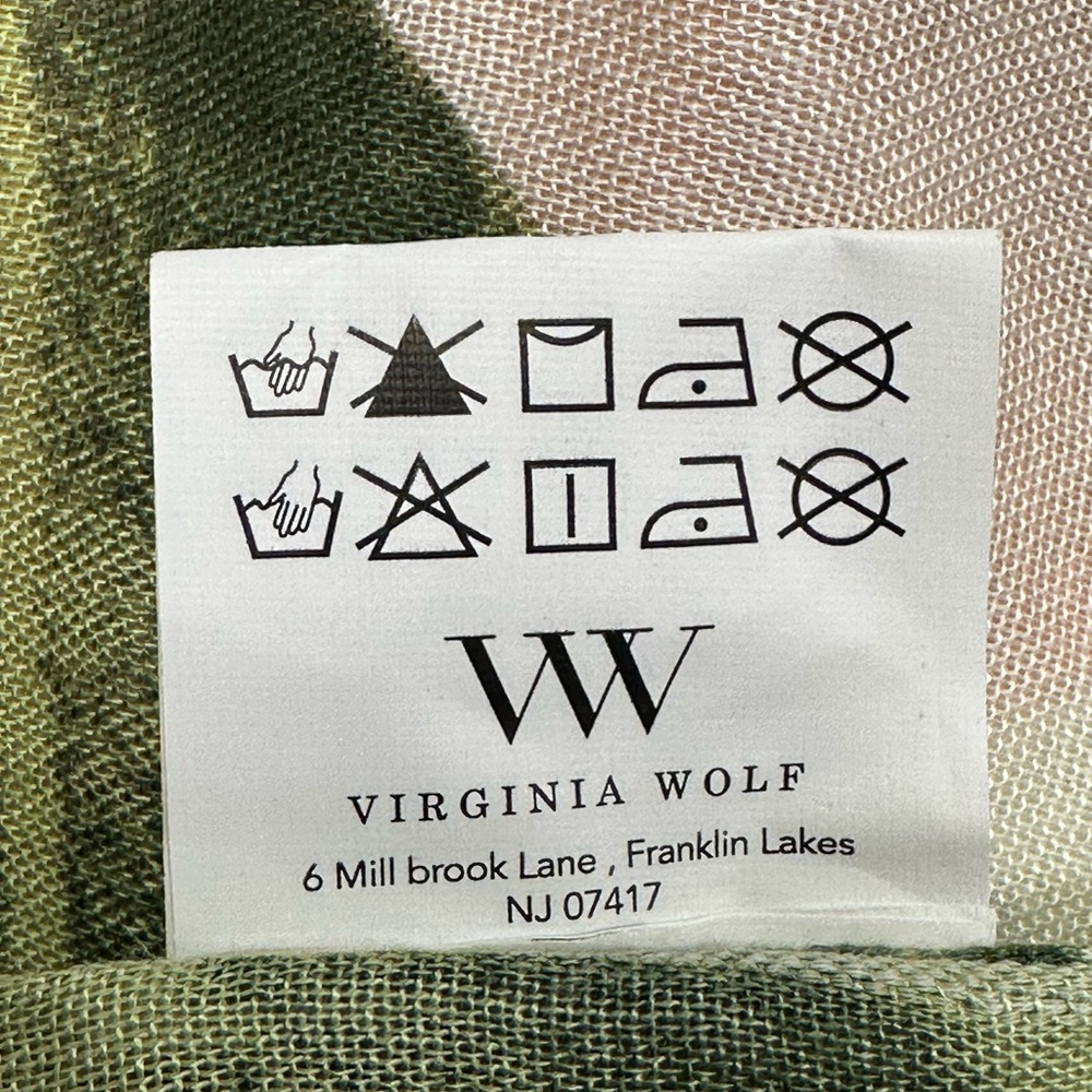 Virginia Wolf Wrap/Sarong Like New - Picture 8 of 8
